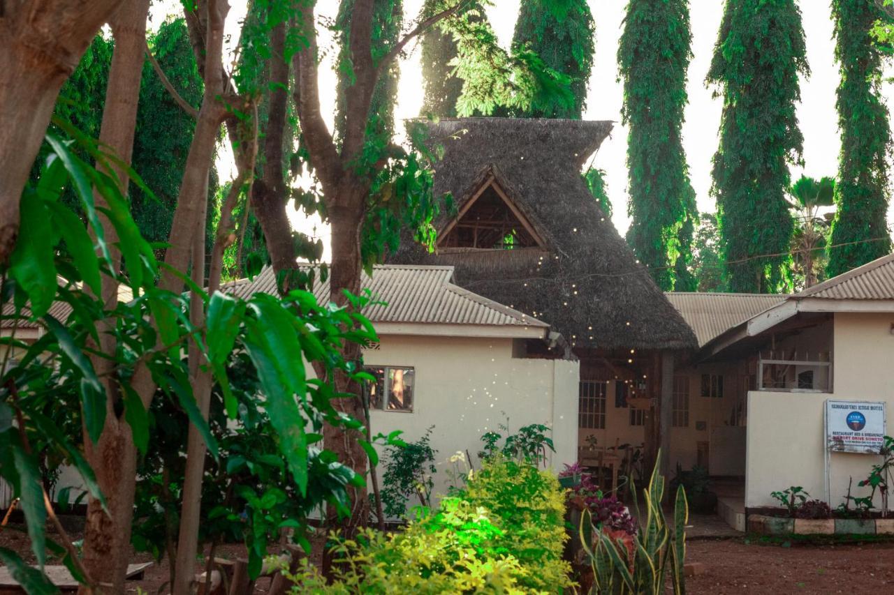 The Secret Garden Hotel Моші Екстер'єр фото