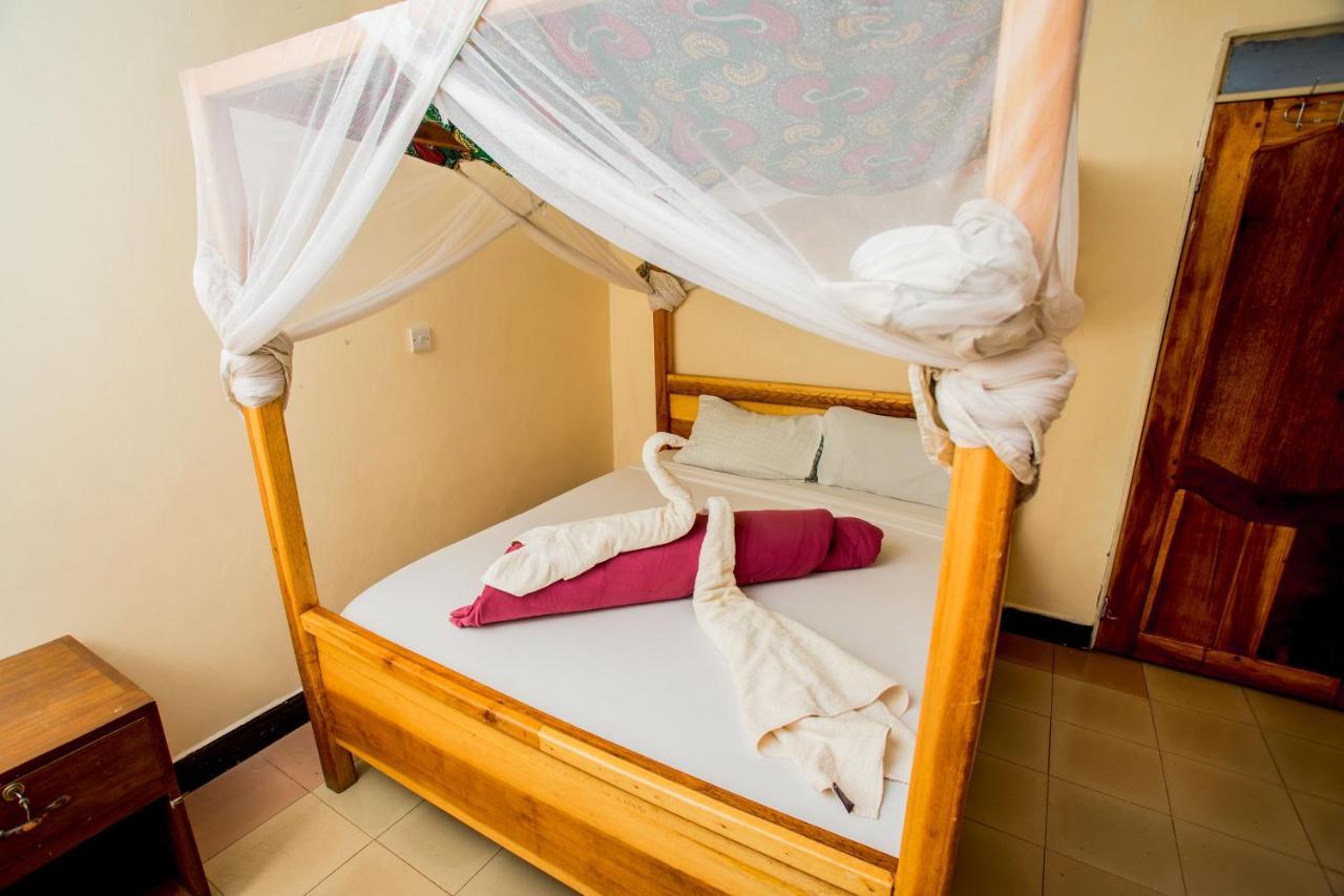 The Secret Garden Hotel Моші Екстер'єр фото