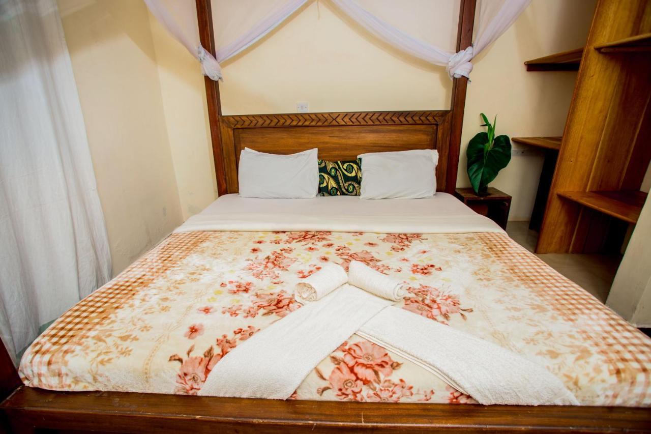 The Secret Garden Hotel Моші Екстер'єр фото
