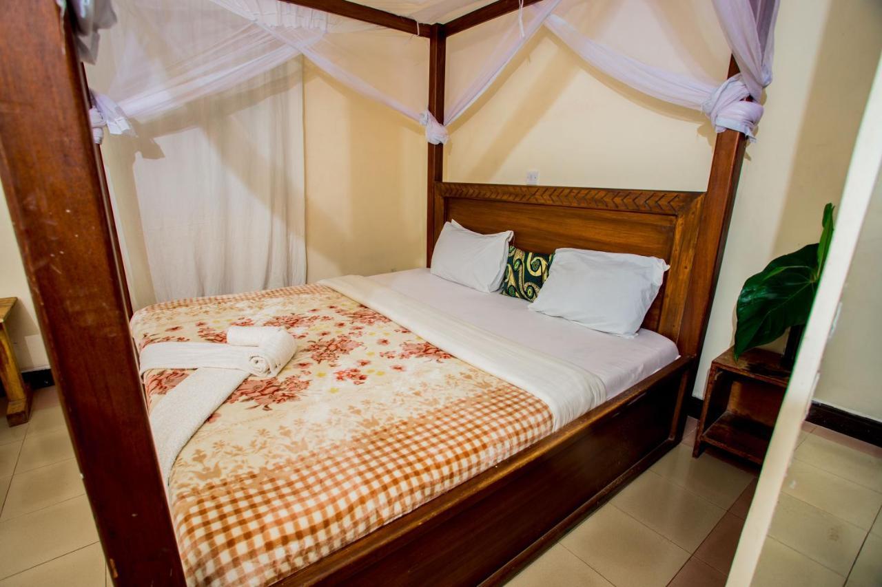 The Secret Garden Hotel Моші Екстер'єр фото