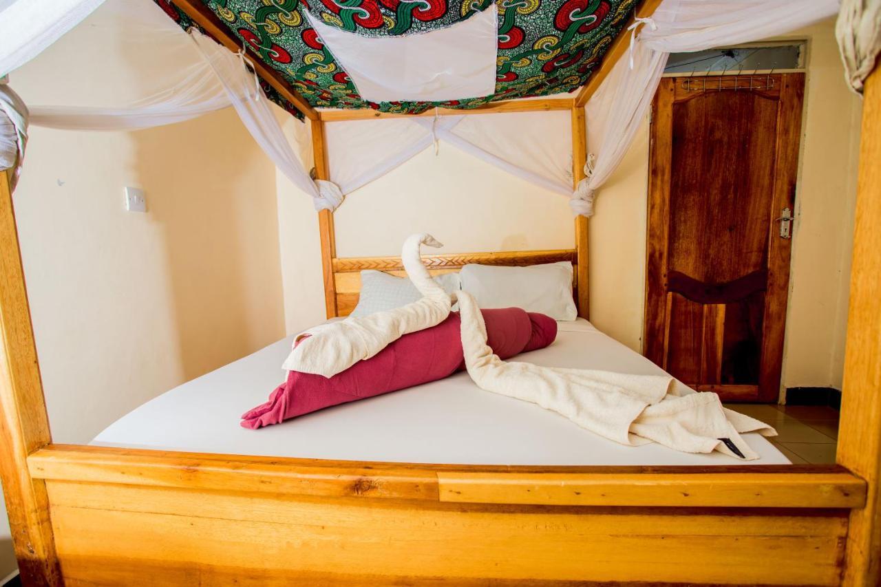 The Secret Garden Hotel Моші Екстер'єр фото